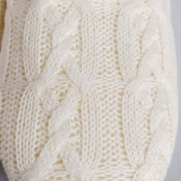 Memory Foam Women's Fluffy Slippers White Size S (7/8) Wintery Knitted White - Picture 3 of 10